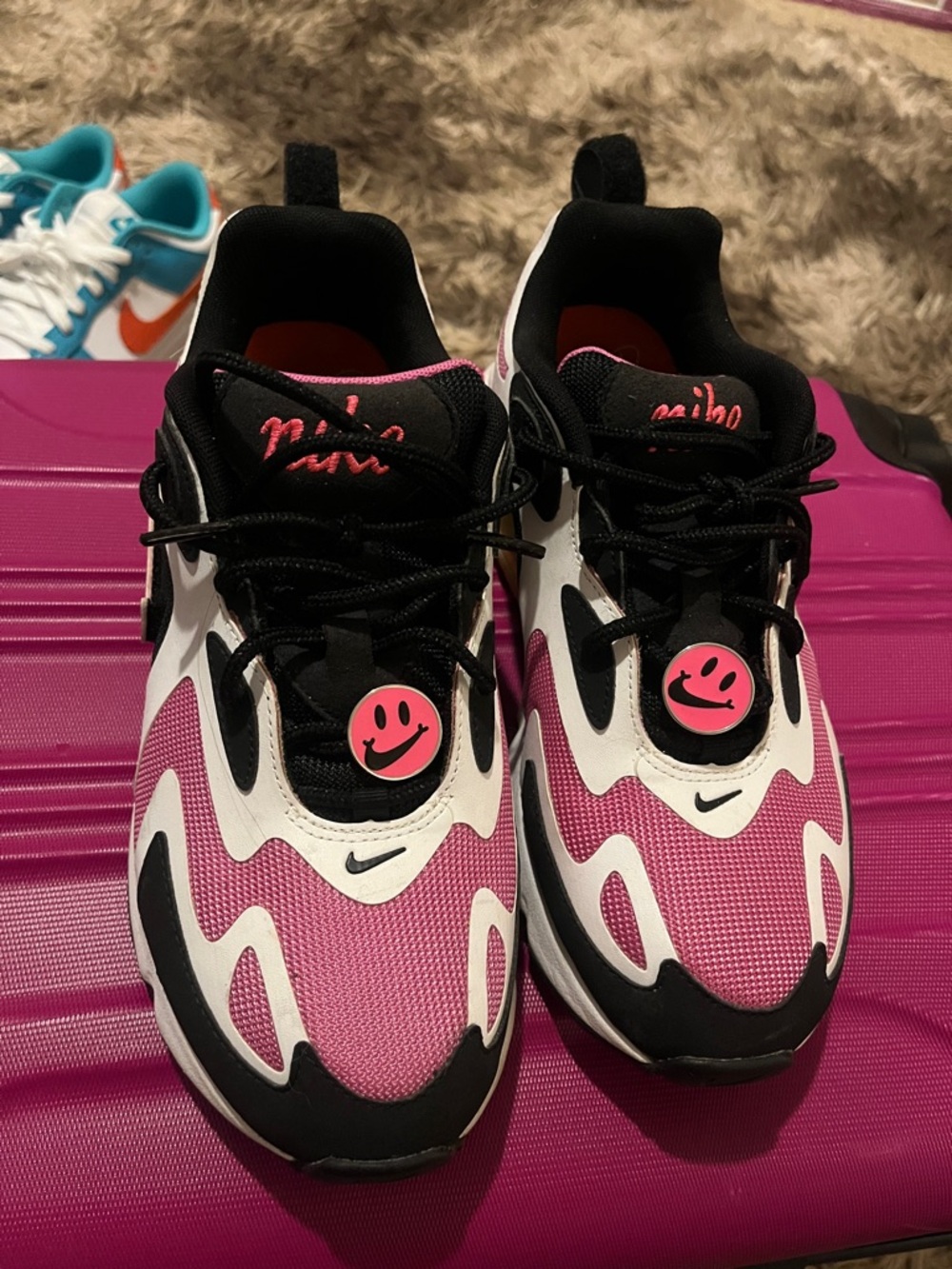 Nike Women's Pink Black & White Smiley Accent Sneakers